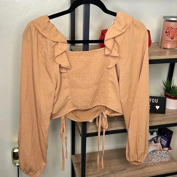 LE Lis NWT Cropped Ruched Tie Blouse - Picture 3 of 4